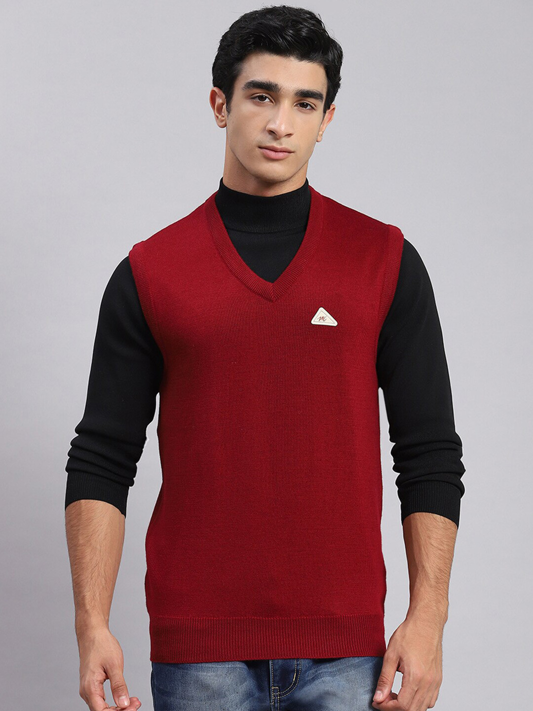 

Monte Carlo V-Neck Sleeveless Woollen Sweater Vest, Maroon