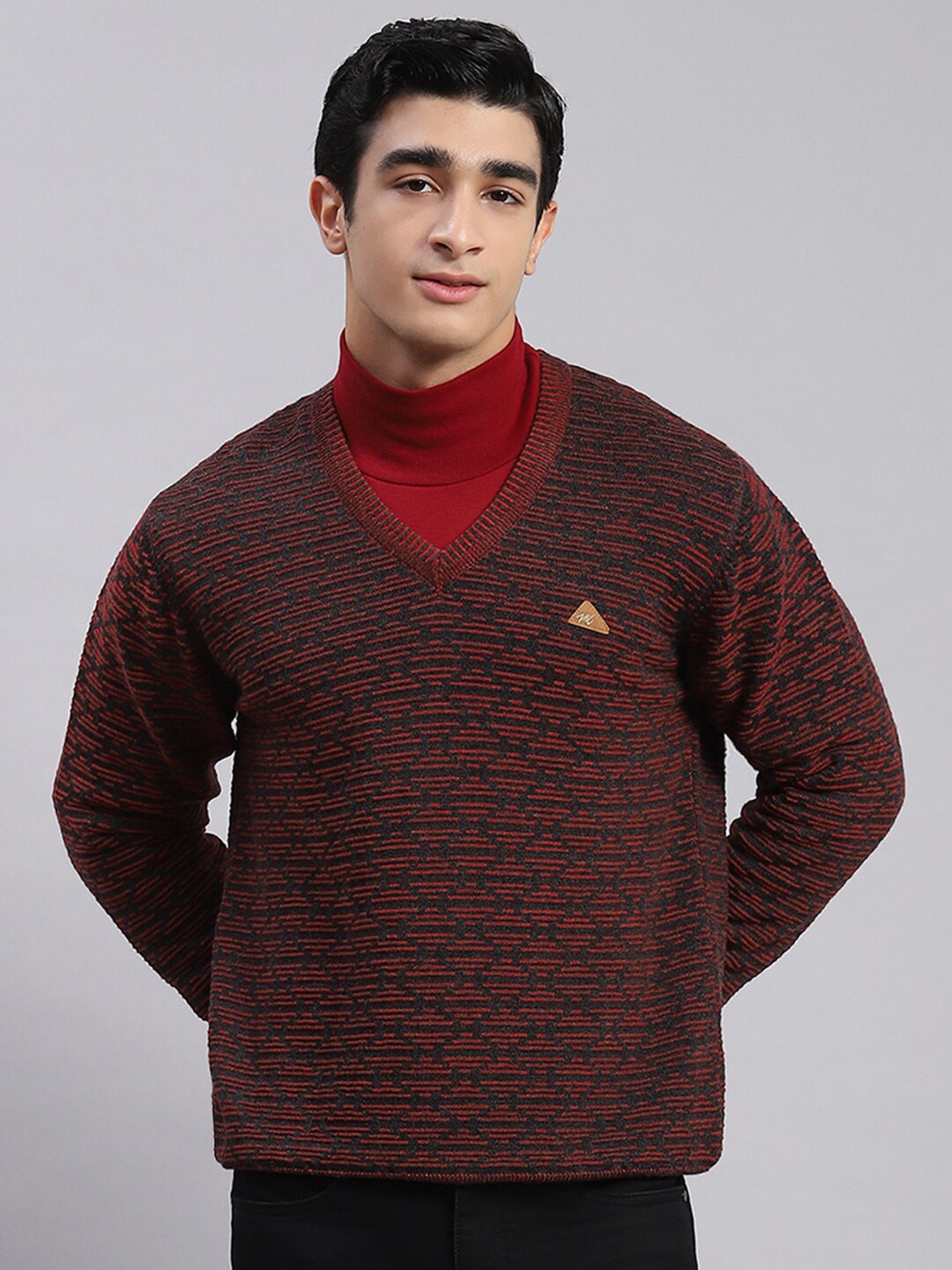 

Monte Carlo Geometric Printed V-Neck Long Sleeves Woollen Pullover Sweater, Maroon