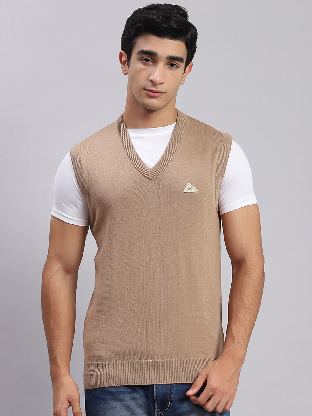 

Monte Carlo V-Neck Woollen Sweater Vest, Camel brown