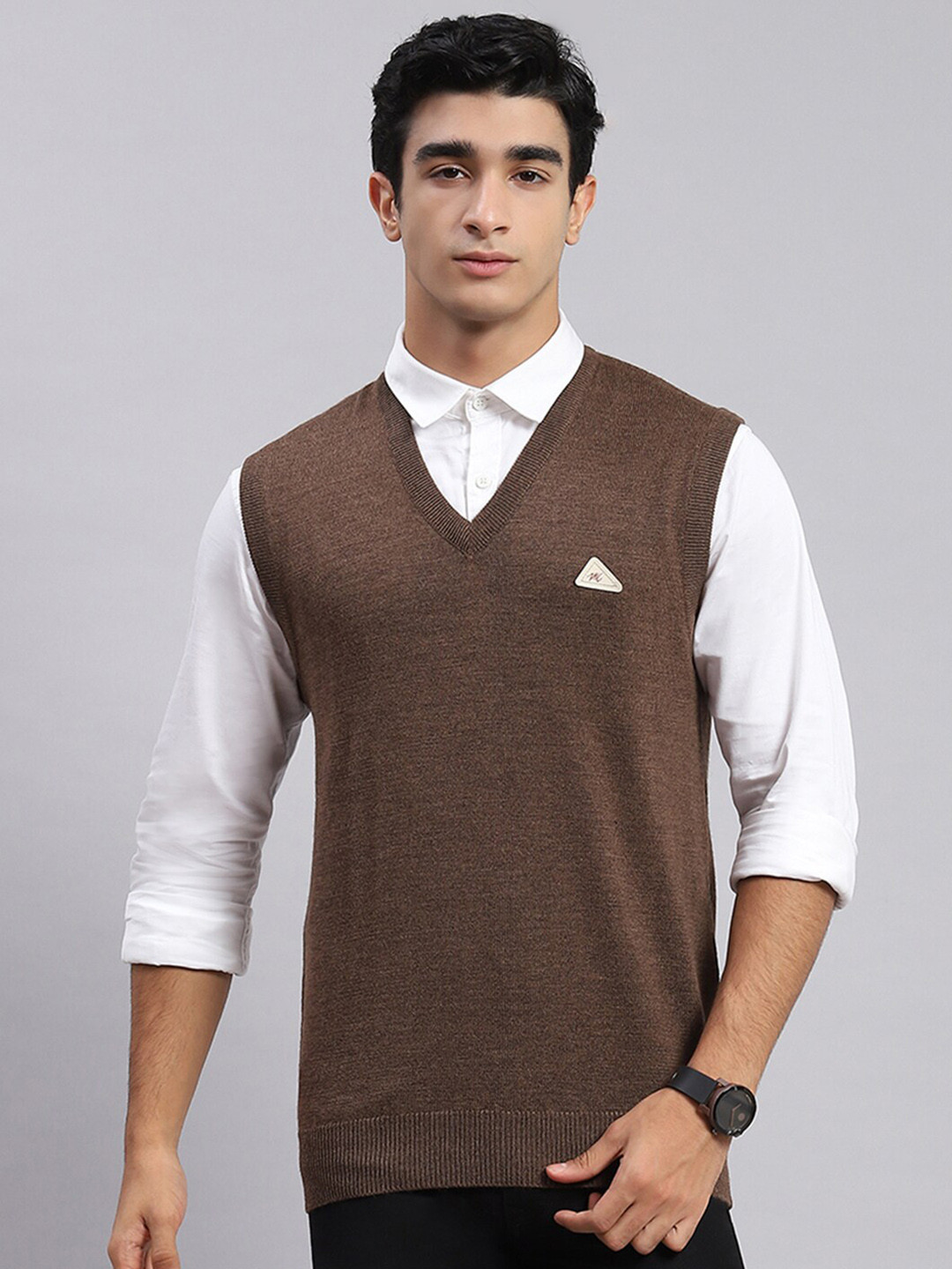 

Monte Carlo V-Neck Woollen Sweater Vest, Coffee brown
