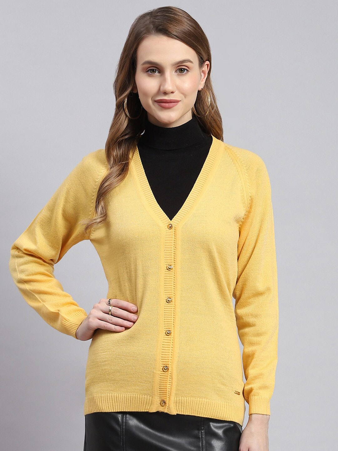 

Monte Carlo V-Neck Cardigan, Yellow