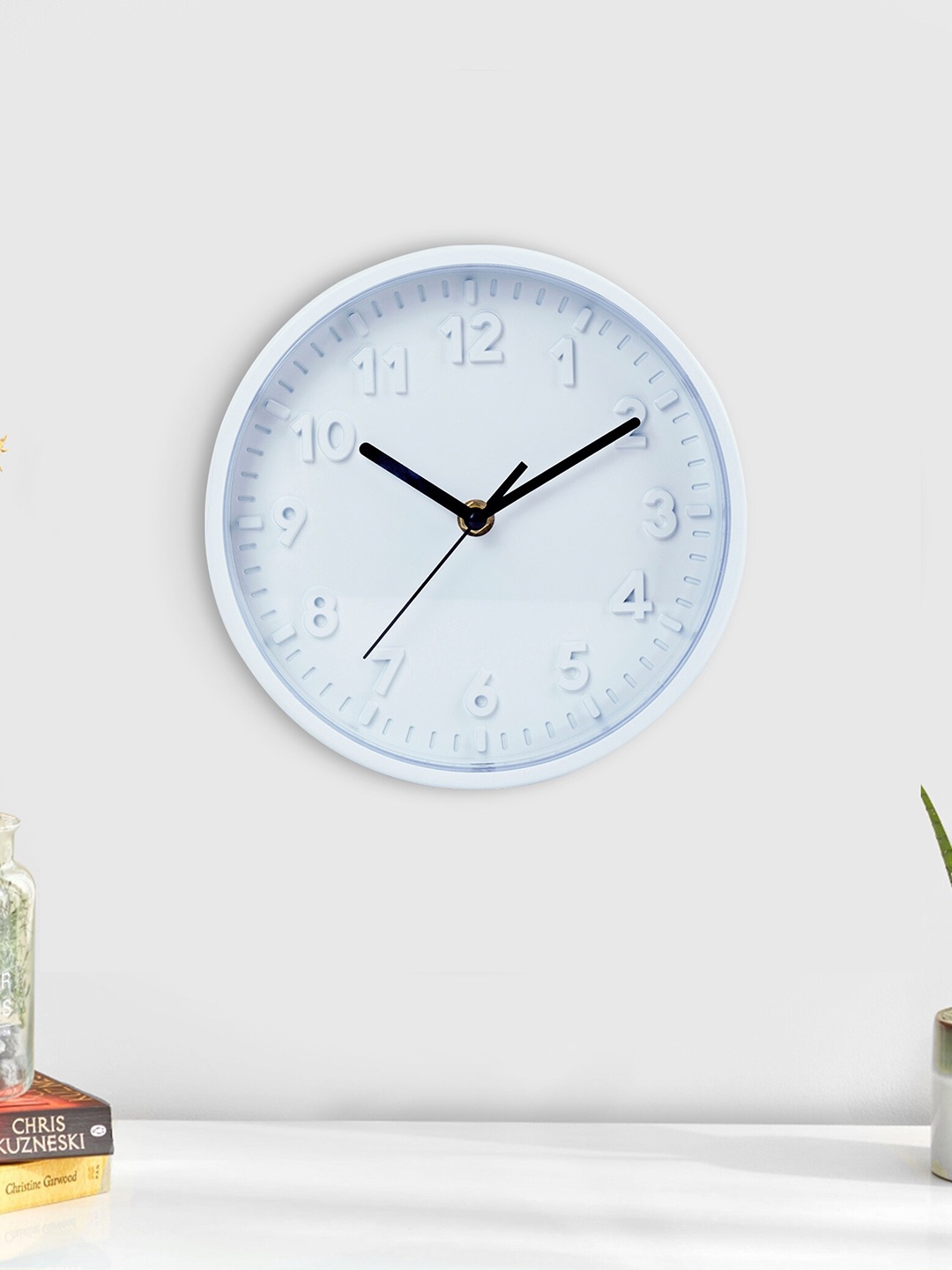 

Home Centre Missle Maize White Textured Traditional Wall Clock