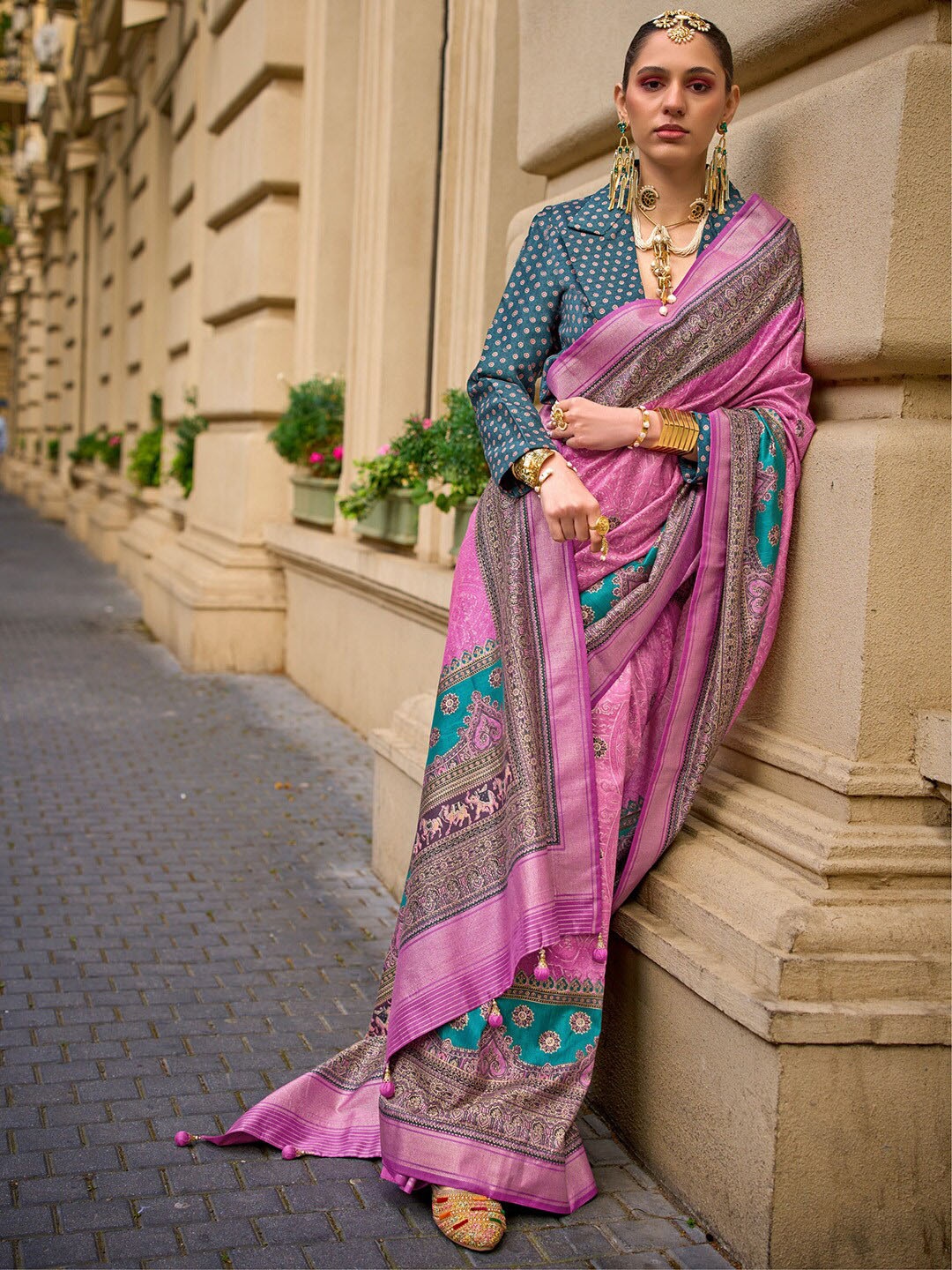 Saree mall Pink Ethnic Motifs Printed Zari Detailed Sarees