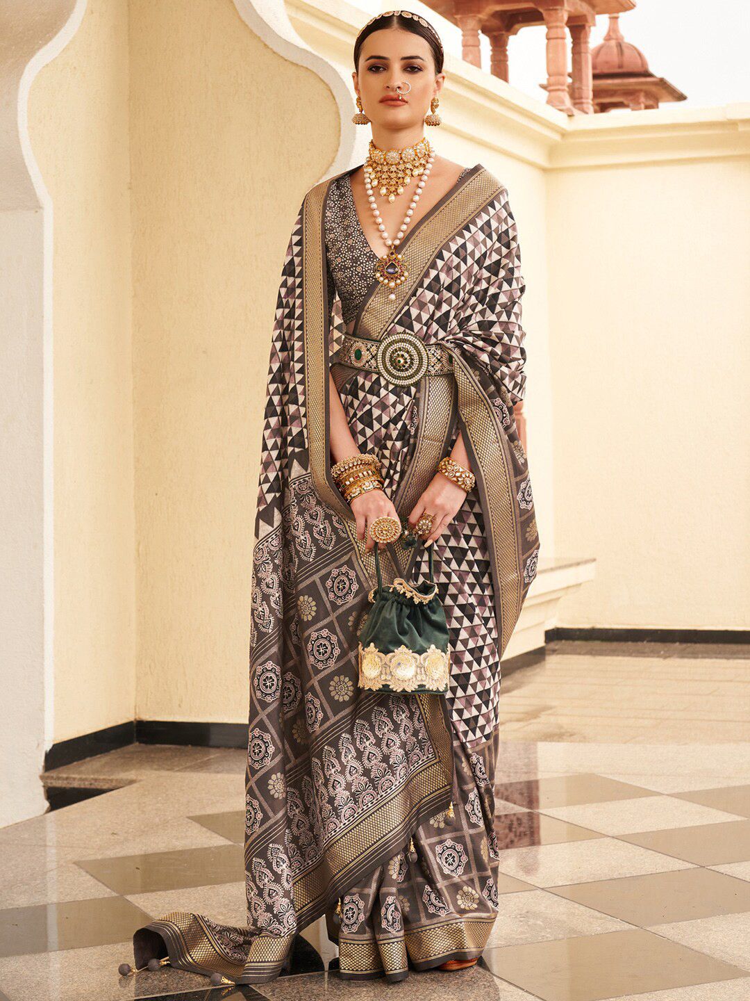 

Saree mall Geometric Printed Zari Sarees, Grey