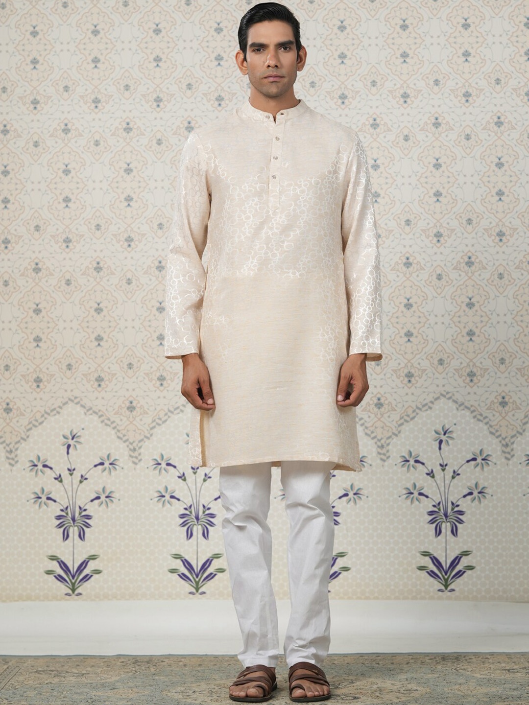 

Ode by House of Pataudi Geometric Woven Design Mandarin Collar Straight Kurta, Beige