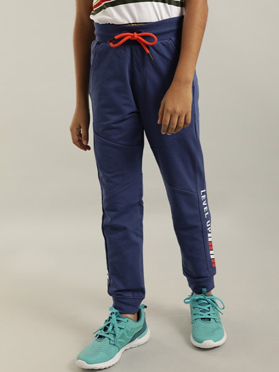 

Indian Terrain Boys Typography Printed Regular Fit Mid-Rise Cotton Joggers, Navy blue