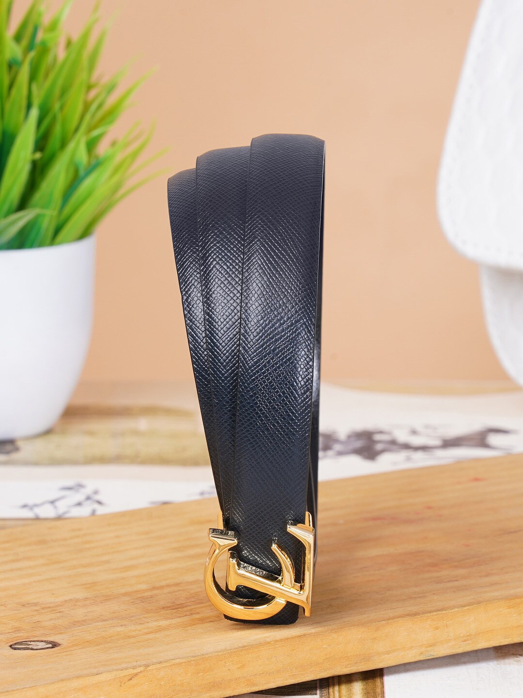 

Carlton London Women Textured Leather Belt, Navy blue