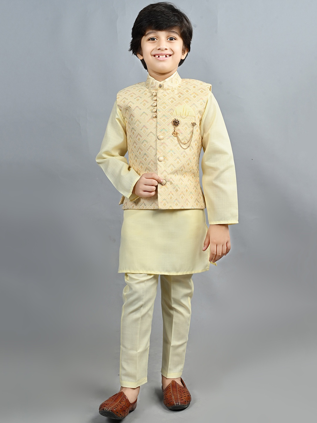 

ahhaaaa Boys Mandarin Collar Sherwani Set, Yellow