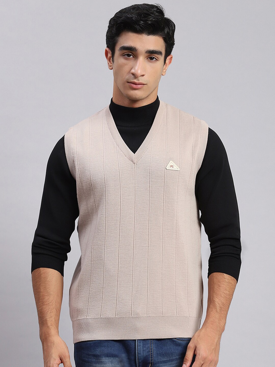 

Monte Carlo Striped V-Neck Sleeveless Pure Wool Sweater Vest, Beige