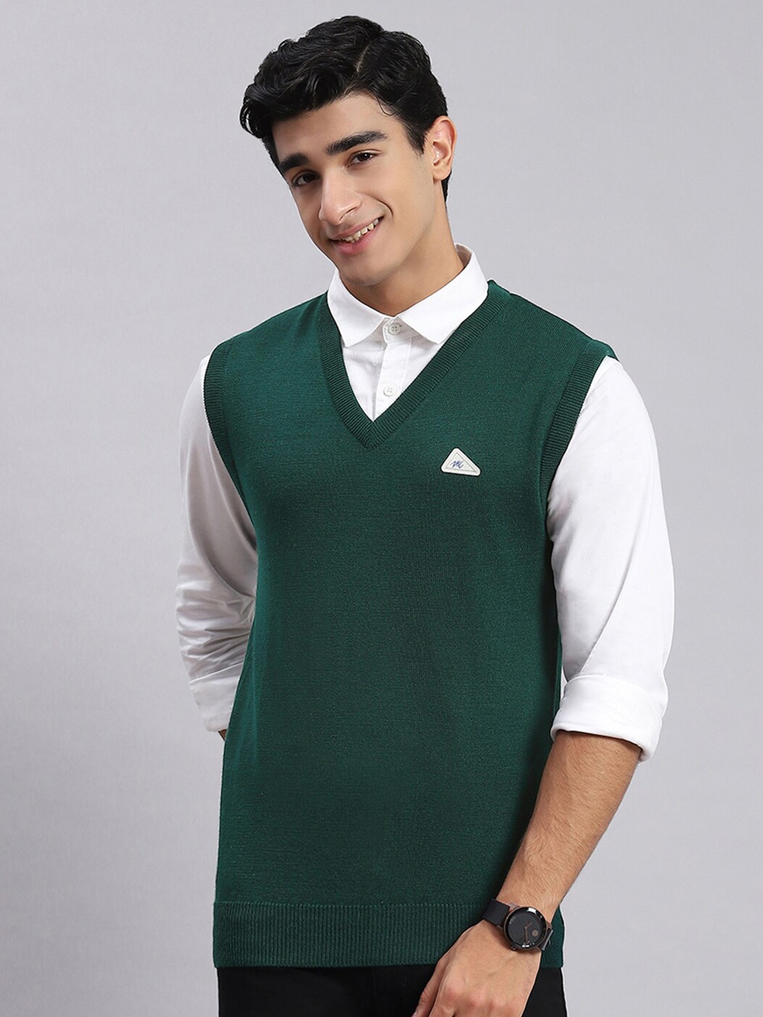 

Monte Carlo Men V-Neck Woollen Sweater Vest, Green