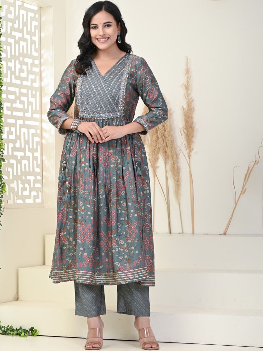 

Swasti Floral Printed Empire Mirror Work Pure Cotton Kurta With Trousers, Blue