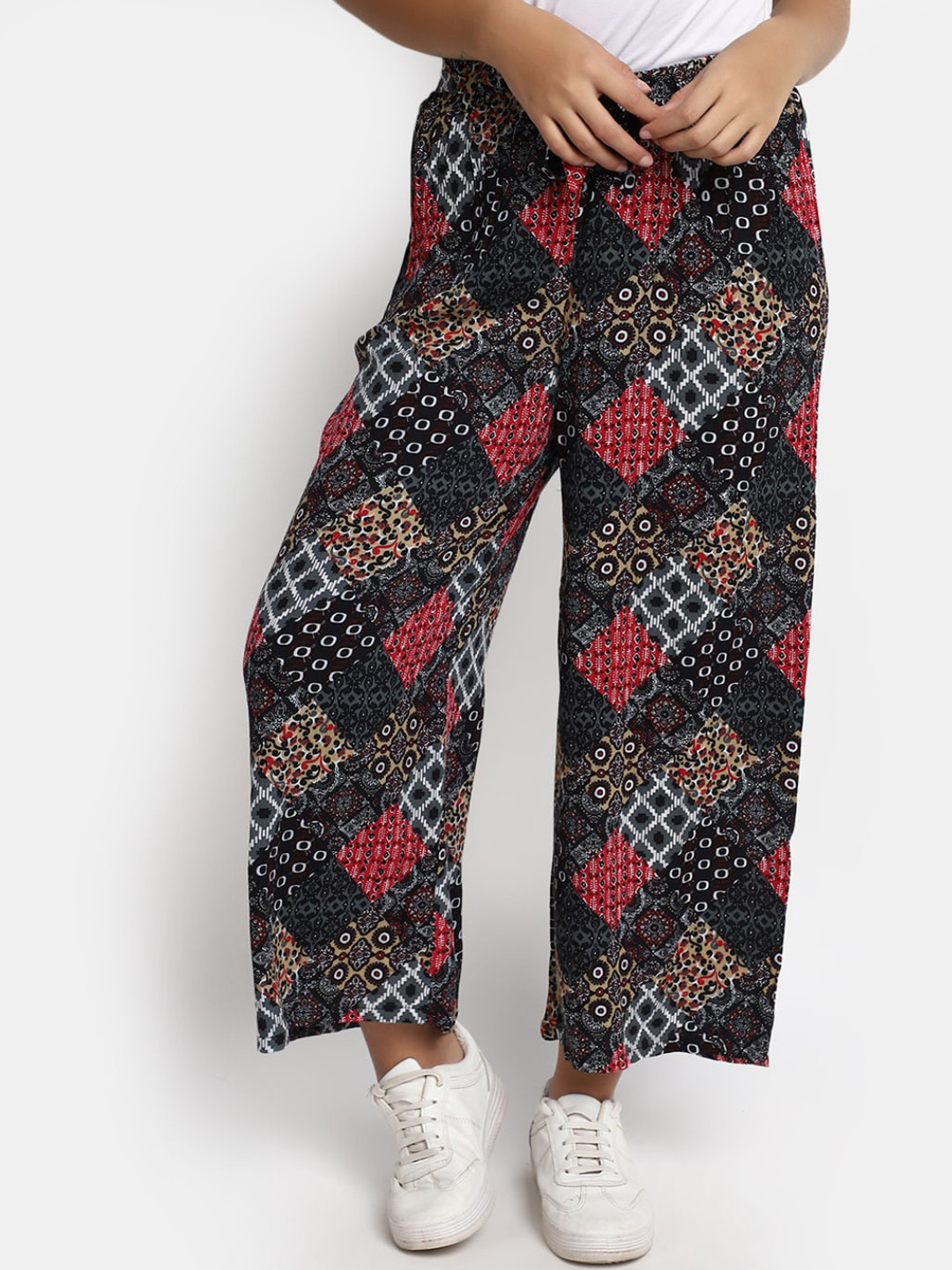 

V-Mart Women Ethnic Motifs Printed Trousers, Black