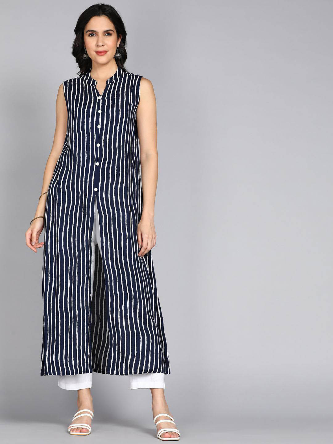 

ftDiva Striped Mandarin Collar Kurta, Navy blue