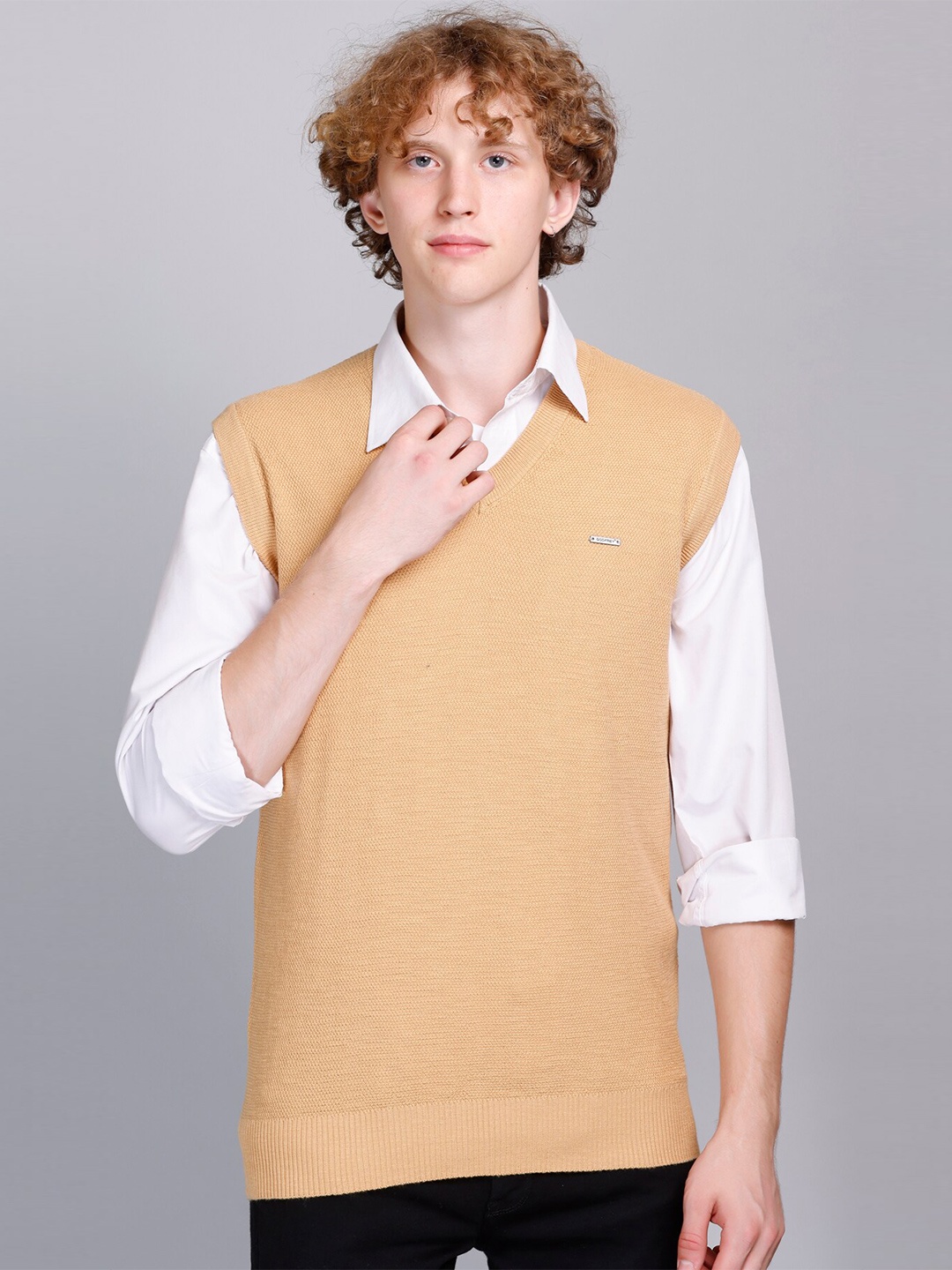 

GODFREY V-Neck Woollen Sweater Vest, Beige