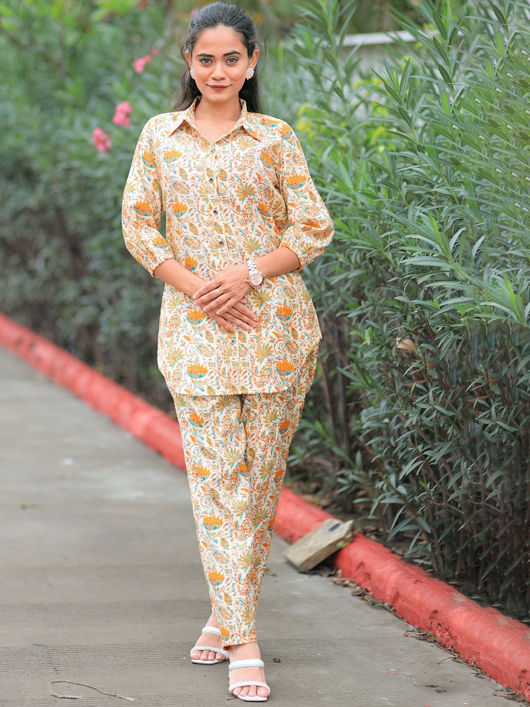 

BAESD Floral Printed Shirt Collar Kurta & Trouser, Yellow