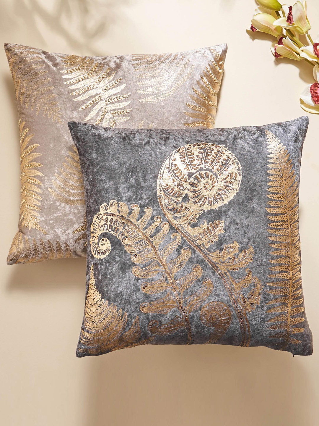 

Home Centre Beige Printed Reversible Filled Cushion