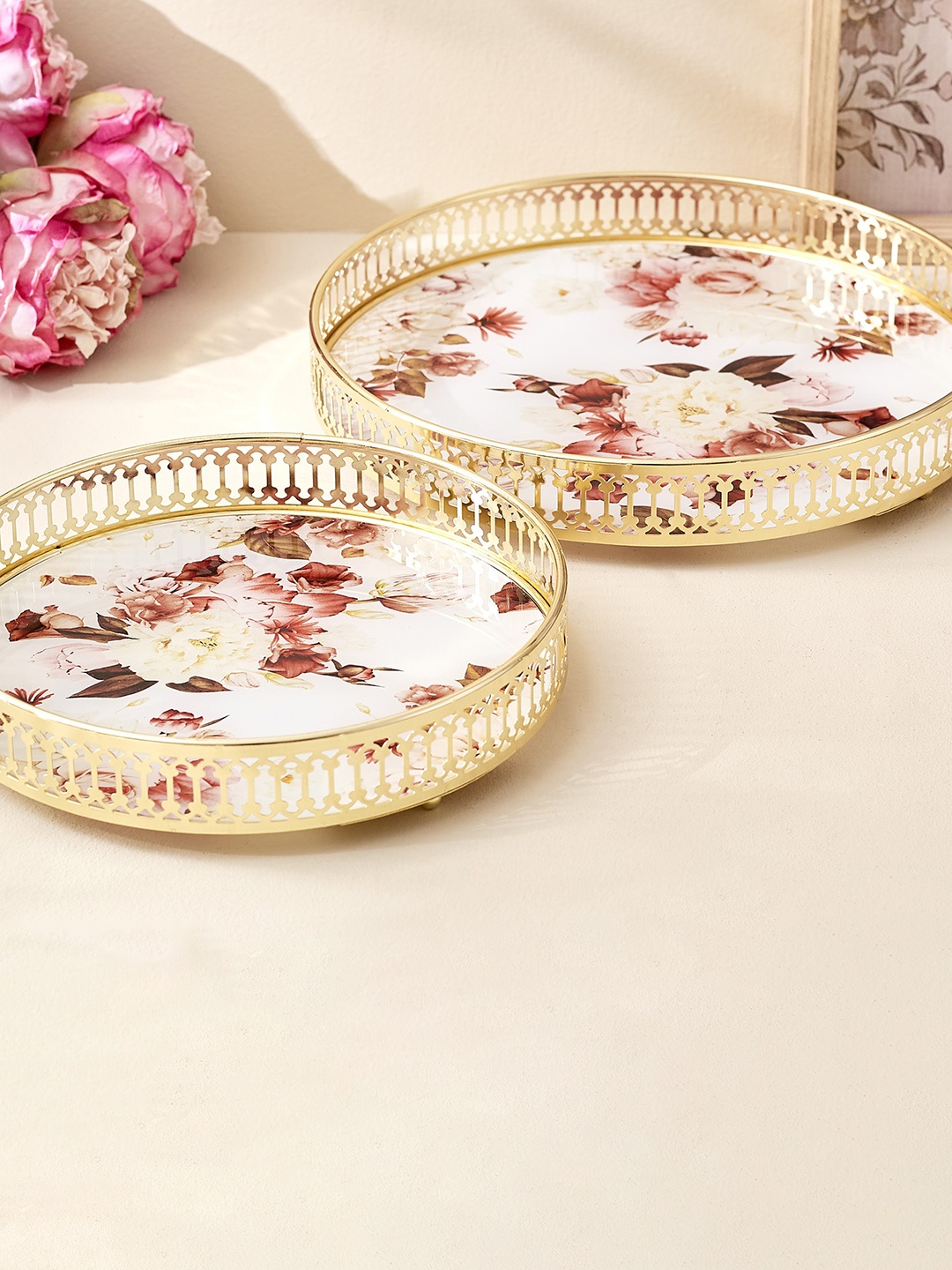 

Home Centre 2 Pcs Golden Textured Metal Decorative Bowls, Gold
