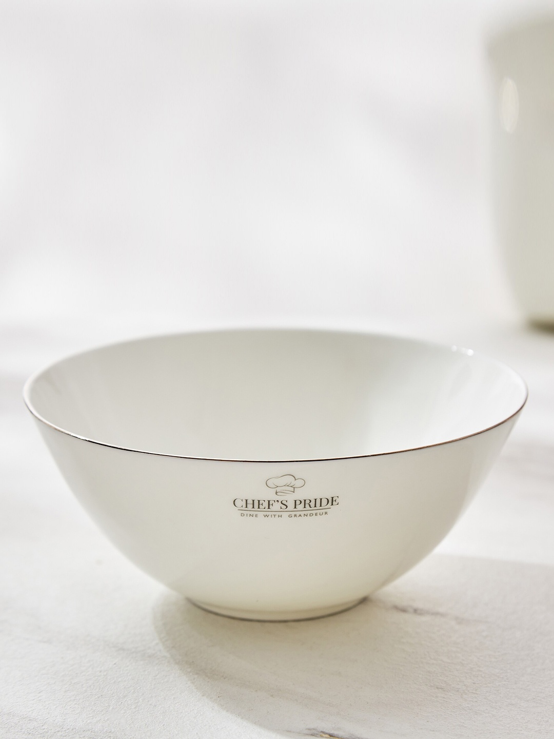 

Home Centre Chef's Pride Dove Bone China Serving Bowl 800 ml, White