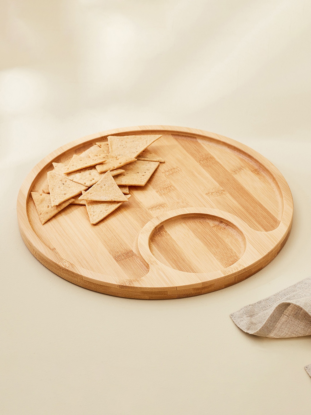 

Home Centre Vamos Istana Brown Bamboo Chip & Dip Plate 27 cm