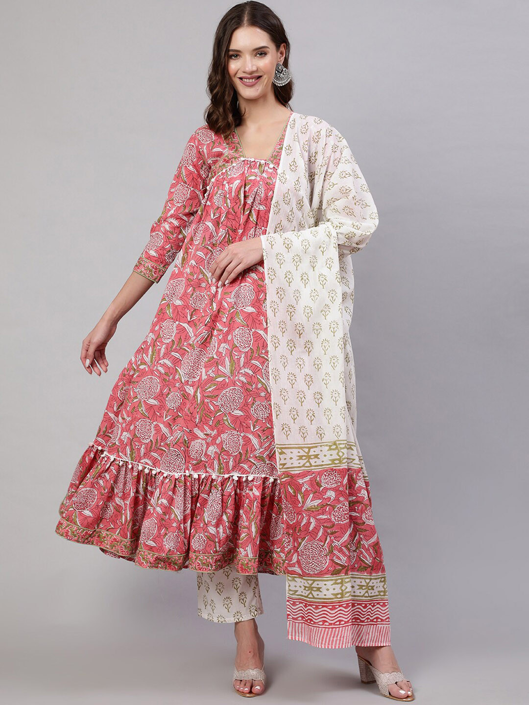 

GLAM ROOTS Women Pink Floral Printed Tiered Pure Cotton Kurta with Pyjamas & With Dupatta