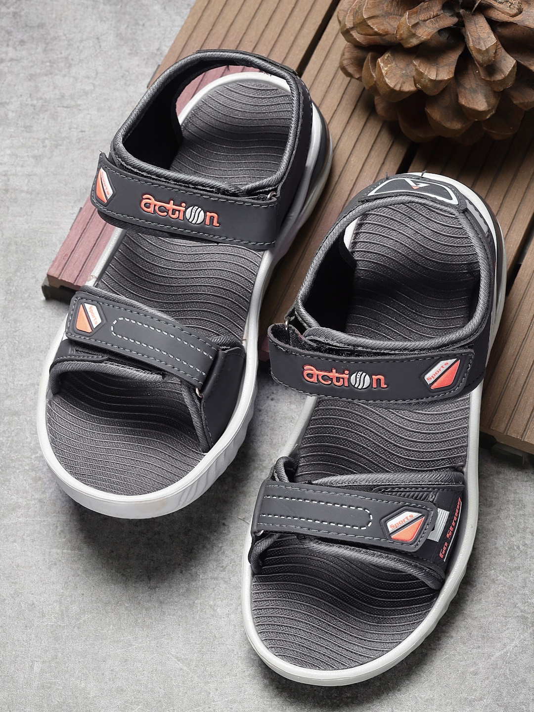 

Action Men Textured Sports Sandals, Grey