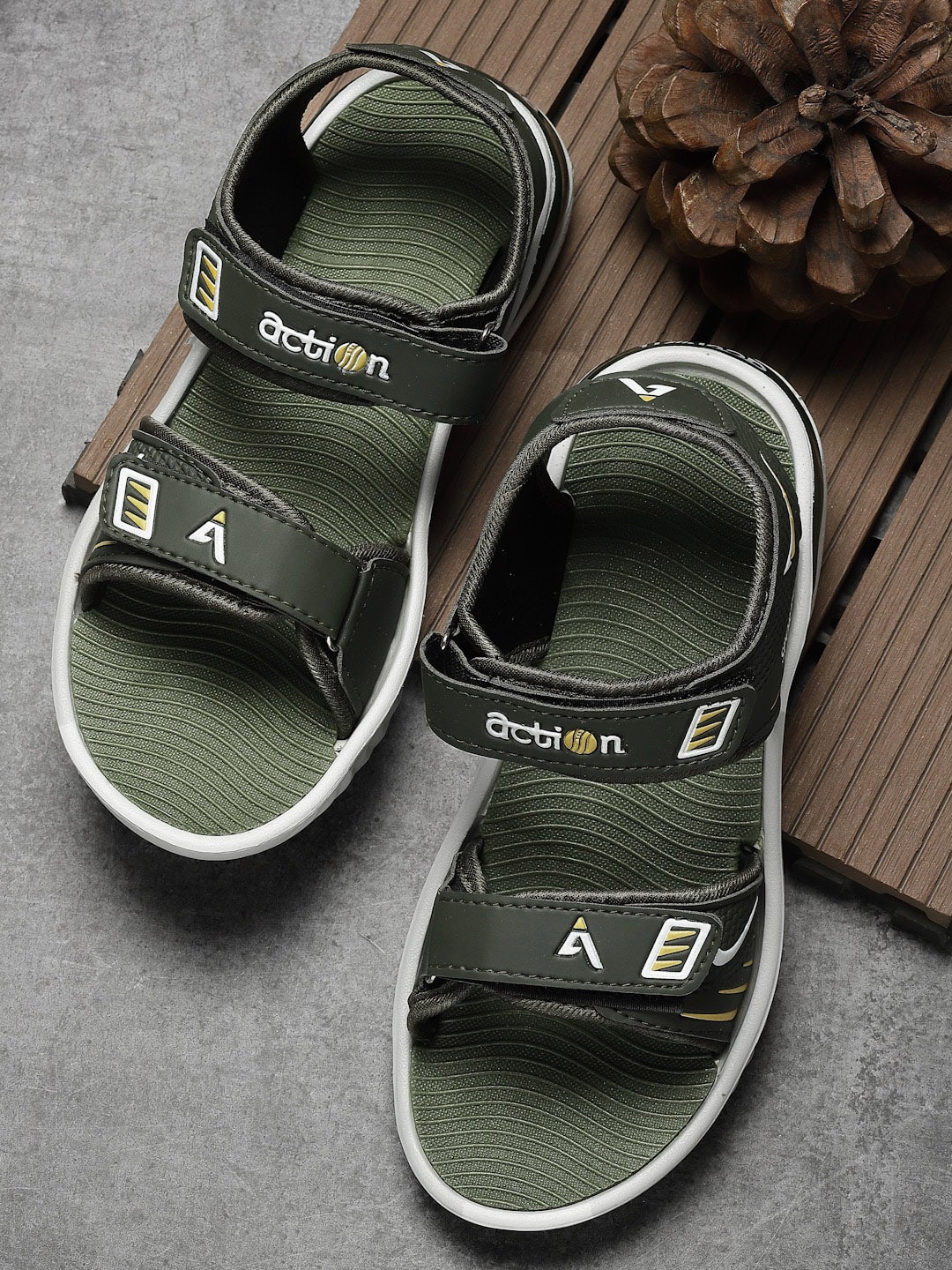 

Action Men Textured Sports Sandals, Olive