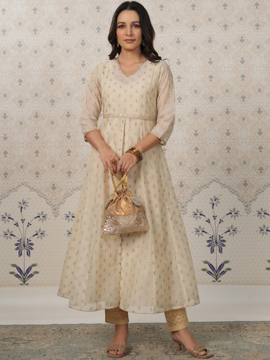 

Ode by House of Pataudi Floral Printed Gotta Patti A-Line Kurta, Beige