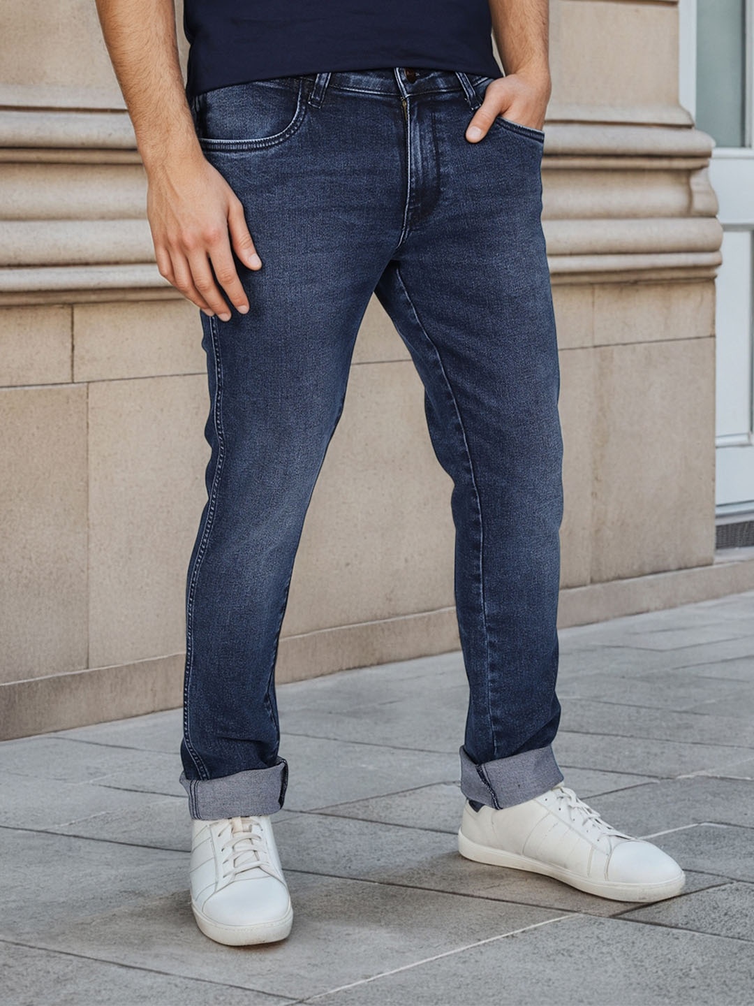 

Wrangler Men Skanders Slim Fit Low-Rise Light Fade Cotton Stretchable Jeans, Blue
