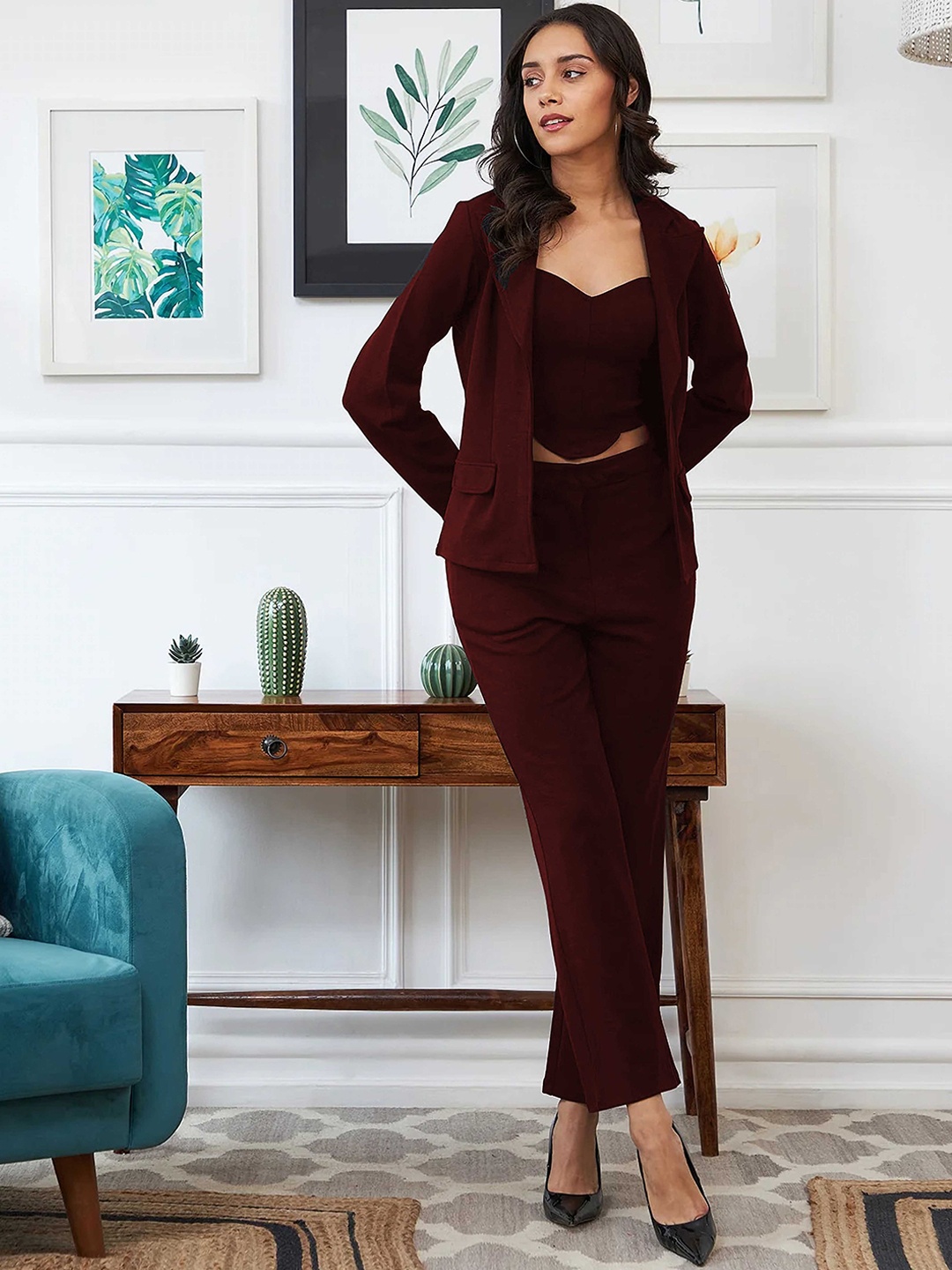 

Panzora V-Neck Crop Top & Jacket With Trouser, Maroon