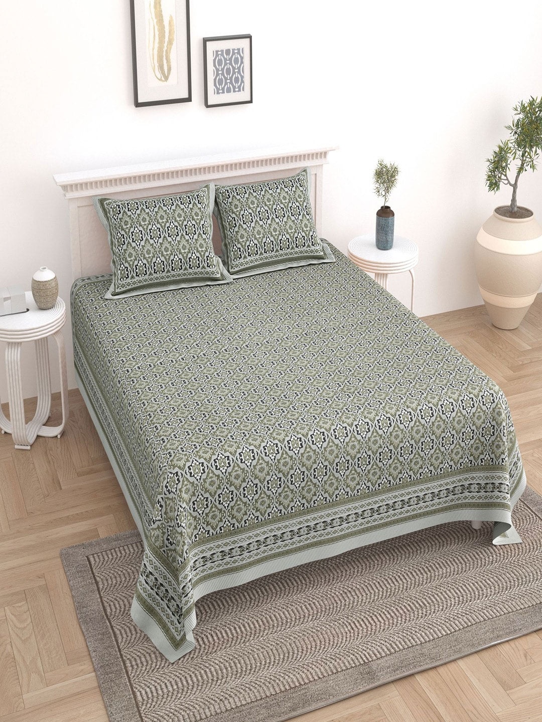 

UNIQCHOICE Olive Green & White Floral Cotton 180 TC King Bedsheet With 2 Pillow Covers