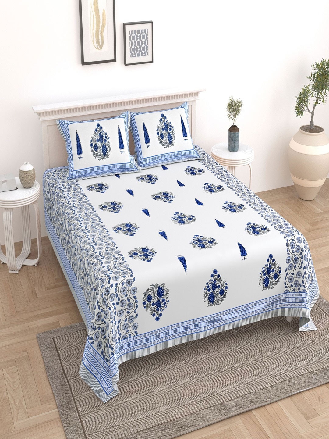 

UNIQCHOICE Grey & White Floral Pure Cotton 180 TC King Bedsheet with 2 Pillow Covers