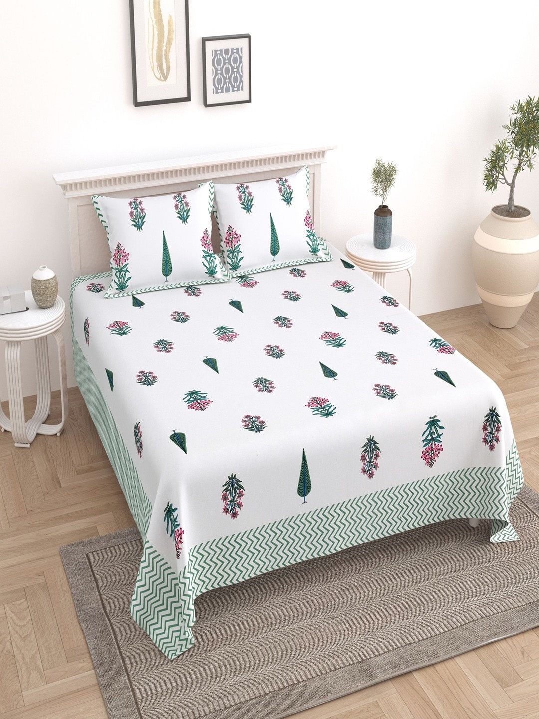 

UNIQCHOICE White & Green Pure Cotton 180 TC King Bedsheet with 2 Pillow Covers