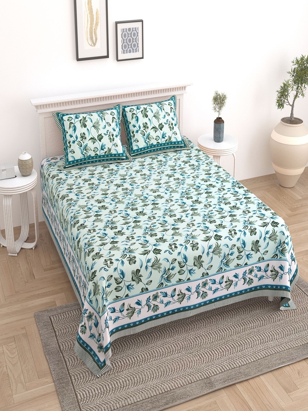 

UNIQCHOICE Blue & White Floral Pure Cotton 180 TC King Bedsheet with 2 Pillow Covers
