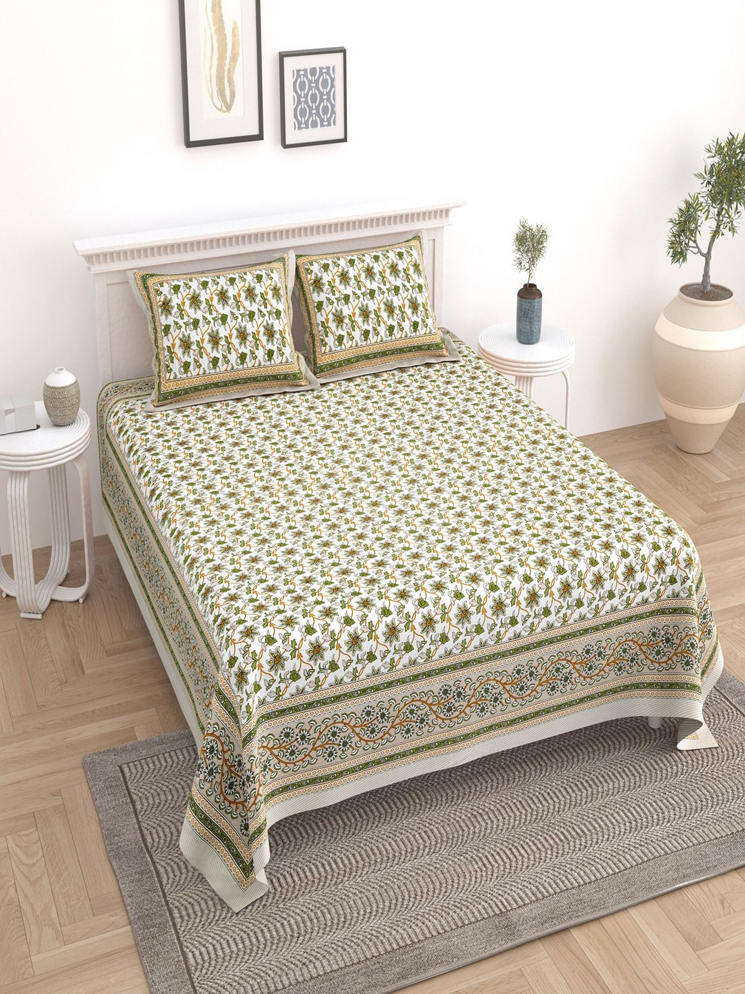 

UNIQCHOICE Green & White Floral Pure Cotton 180 TC King Bedsheet with 2 Pillow Covers