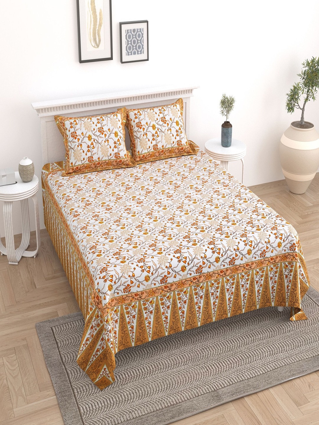 

UNIQCHOICE Yellow & White Floral Pure Cotton 180 TC King Bedsheet With 2 Pillow Covers