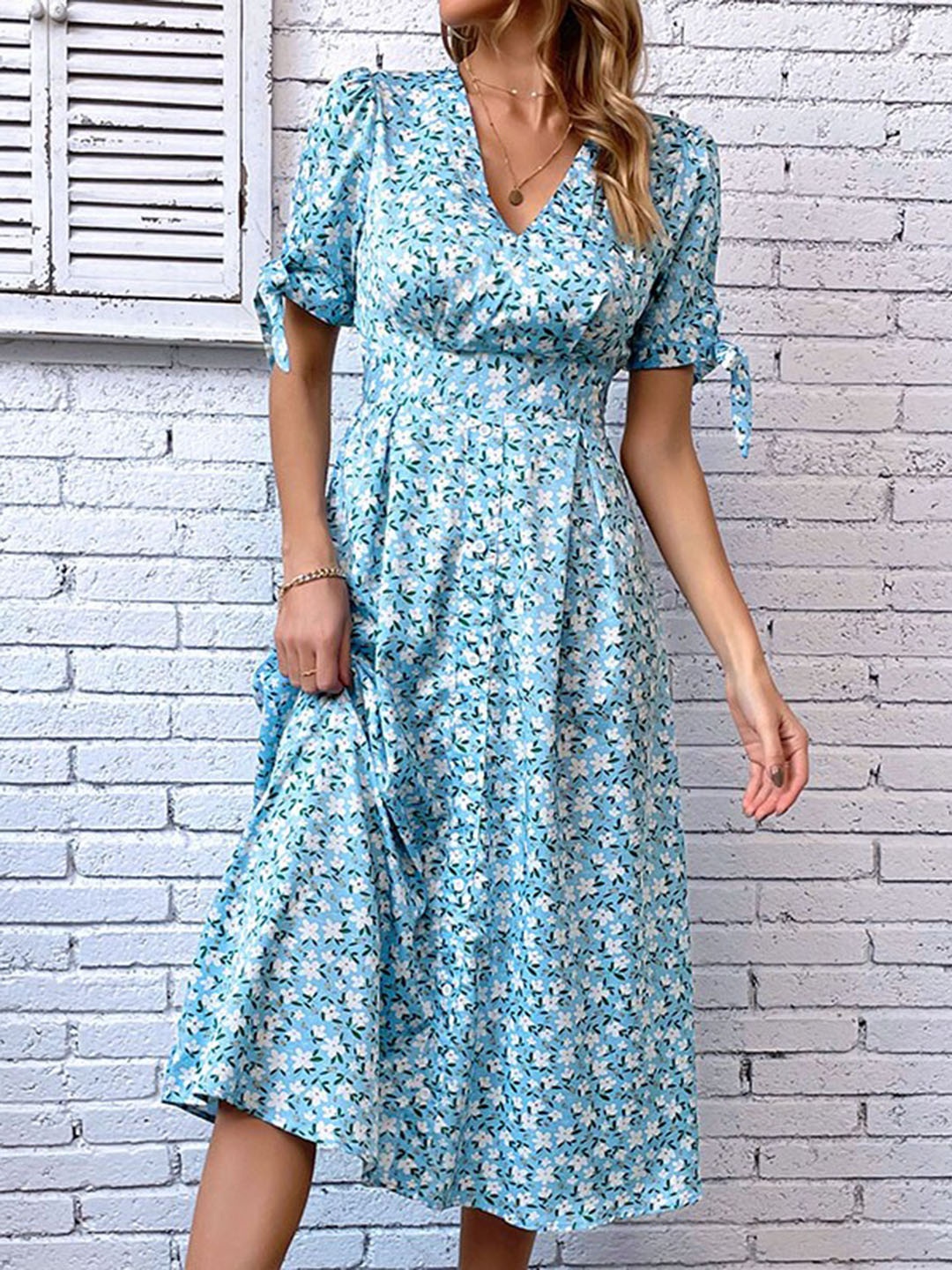 

StyleCast Blue Floral Printed Smocked Fit & Flare Midi Dress