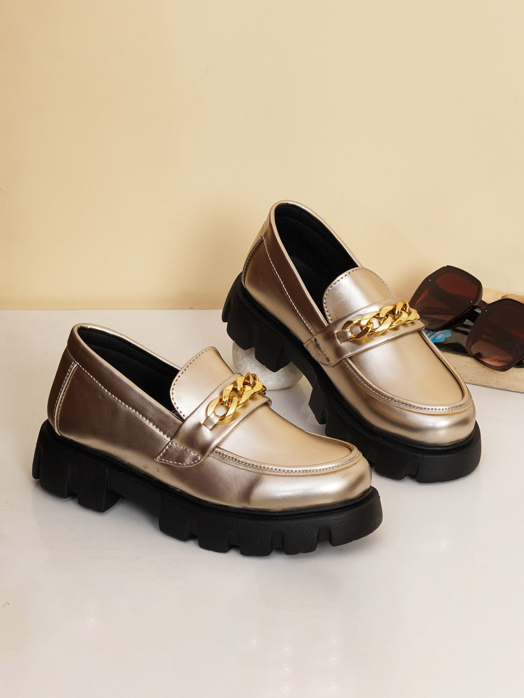 

HASTEN Women Embellished Heeled Loafers, Gold