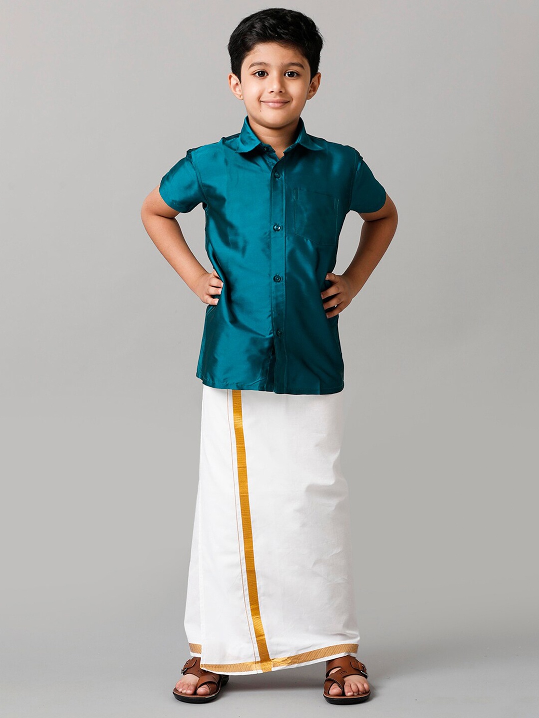 

Ramraj Boys Shirt Collar Short Sleeves Shirt & Adjustable Veshti, Green
