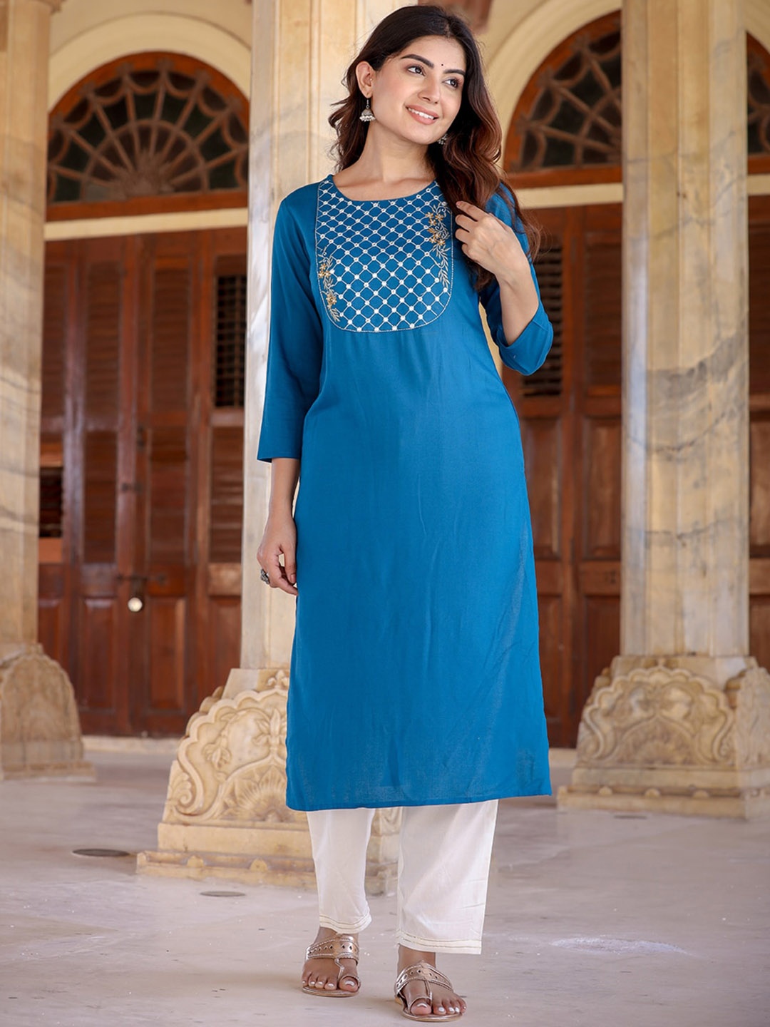 

Yufta Ethnic Motifs Embroidered Mirror Work Straight Kurta, Teal