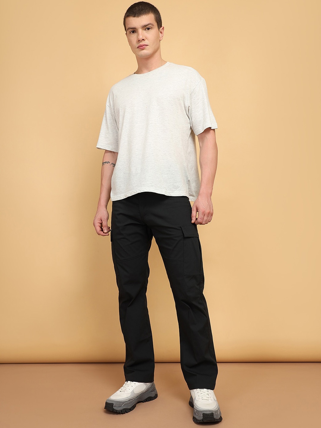 

Wrangler Men Straight Fit Low-Rise Trousers, Black