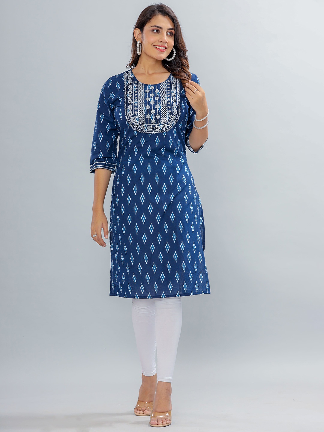 

ROOPWATI FASHION Ethnic Motifs Embroidered Sequinned Pure Cotton Straight Kurta, Navy blue