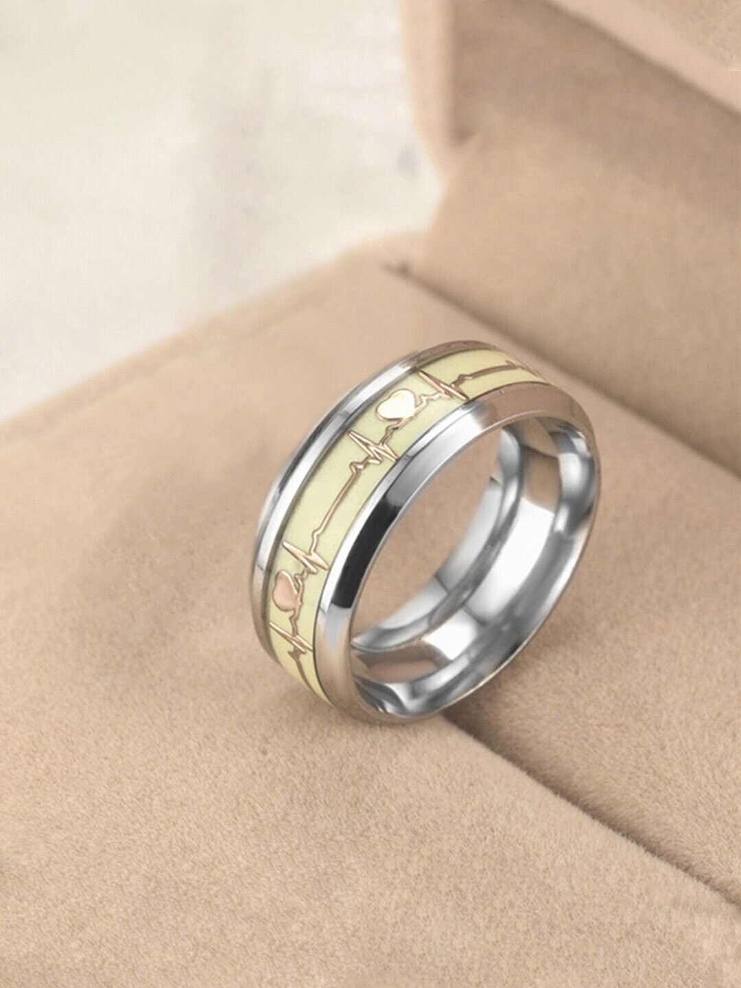 

WROGN Men Silver Plated & Heart Charm Finger Ring
