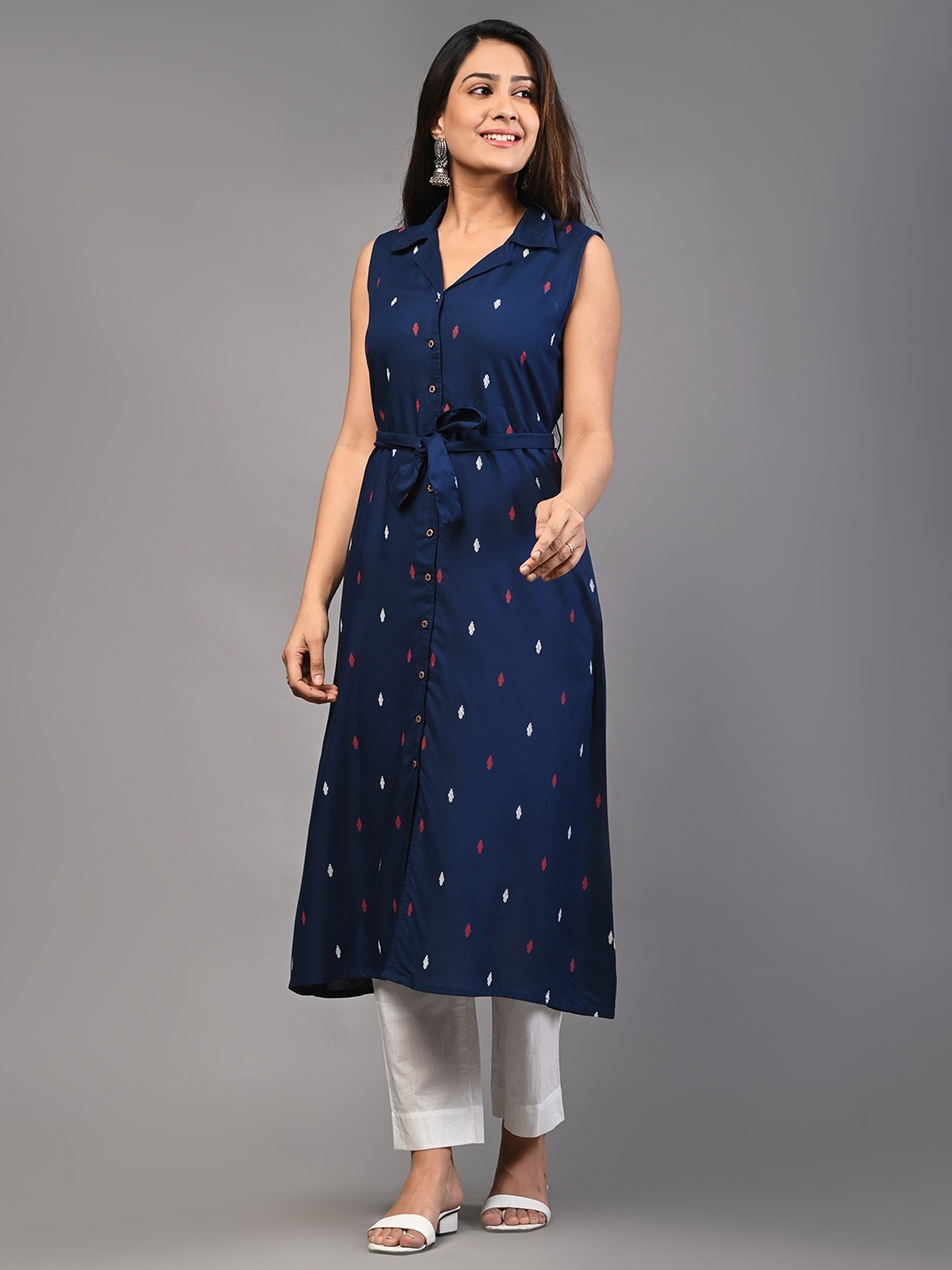 

PUKHYA Ethnic Motif Embroidered A-Line Kurta, Navy blue