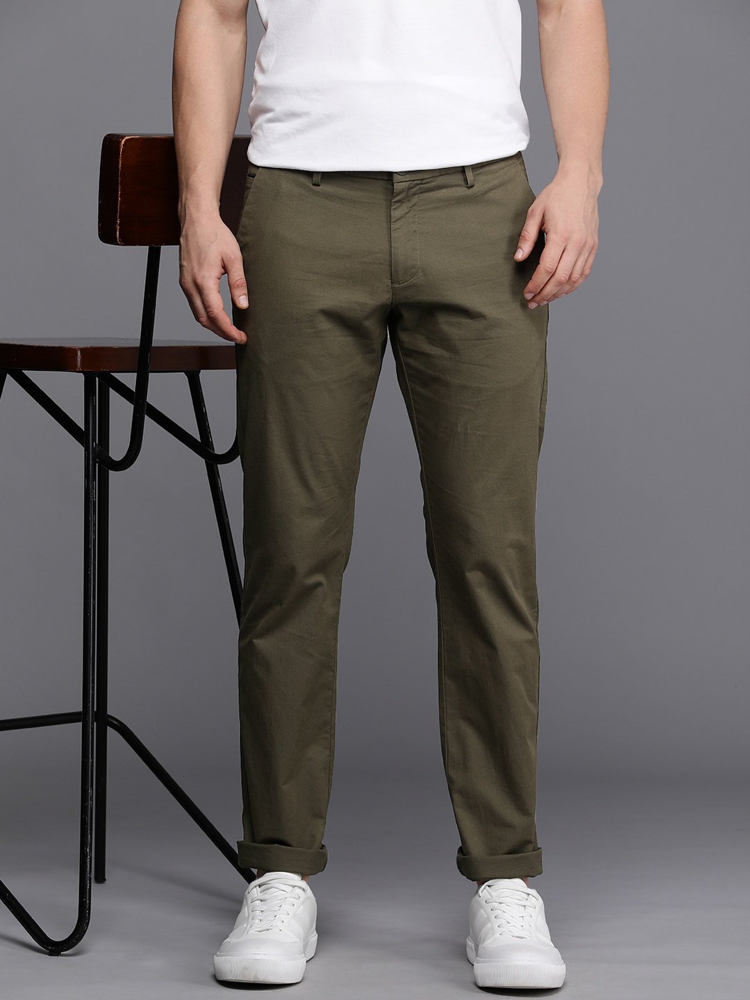 

Allen Solly Men Solid Slim Fit Chinos, Olive