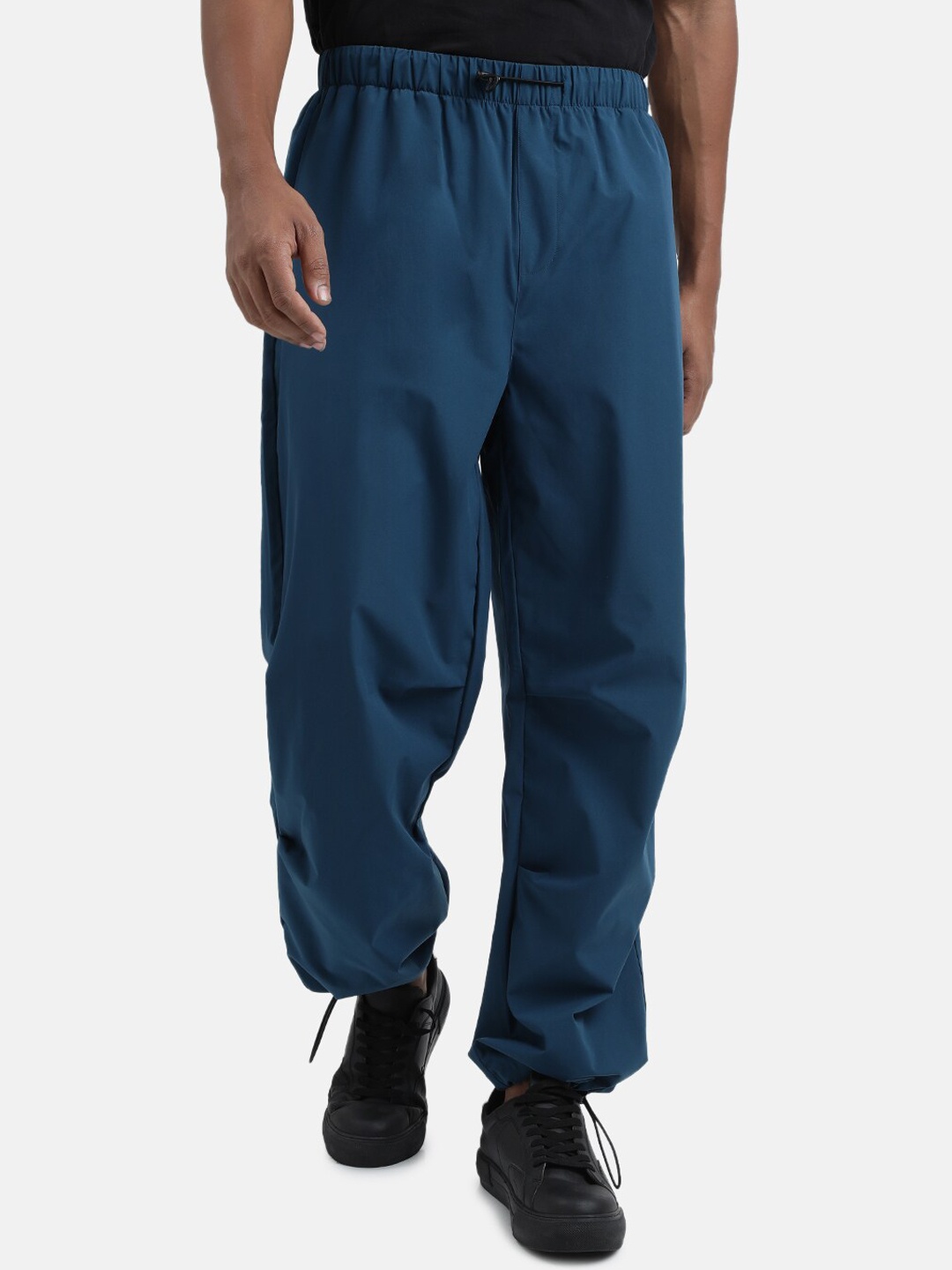

Bene Kleed Unisex Mid Rise Parachute Fit Trousers, Blue