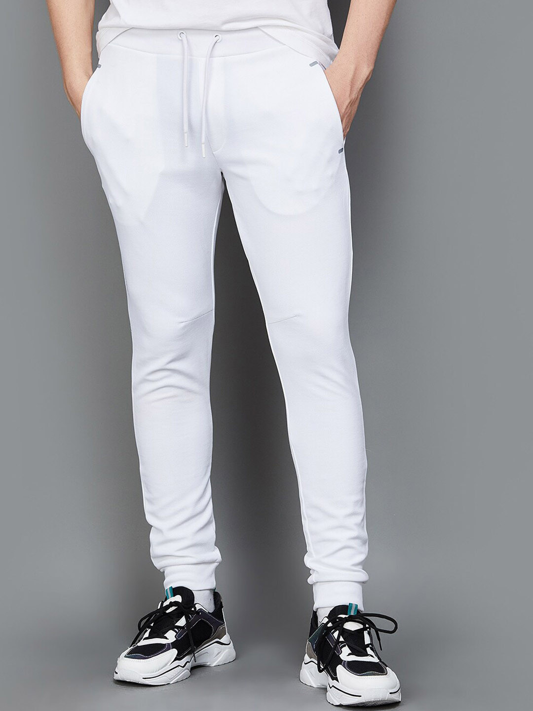 

Kappa Men Mid-Rise Regular Fit Joggers, White