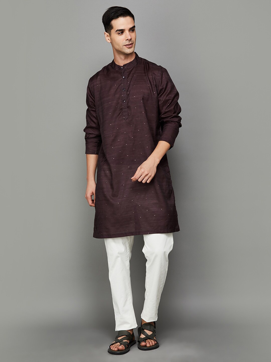 

Melange by Lifestyle Geometric Embroidered Mandarin Collar Straight Kurta, Burgundy