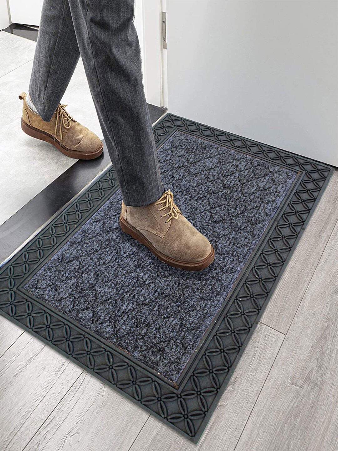 

LUXEHOME INTERNATIONAL Black Anti-Skid Coir Doormat