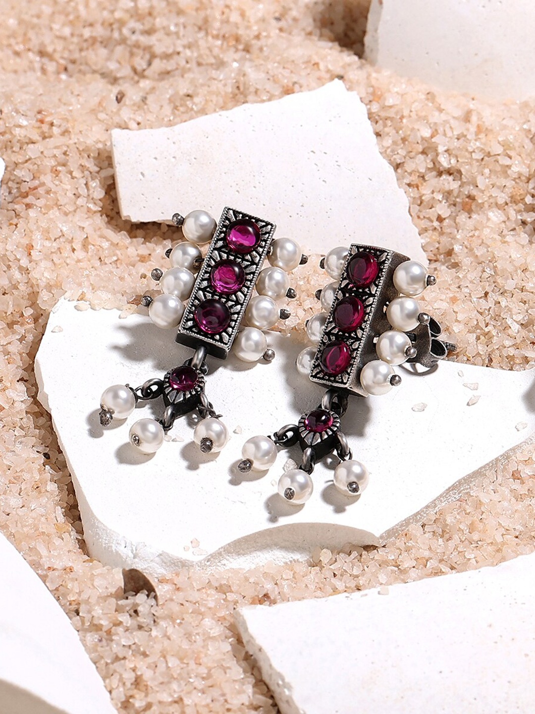 

ahilya 92.5 Sterling Silver Silver-Plated Geometric Drop Earrings