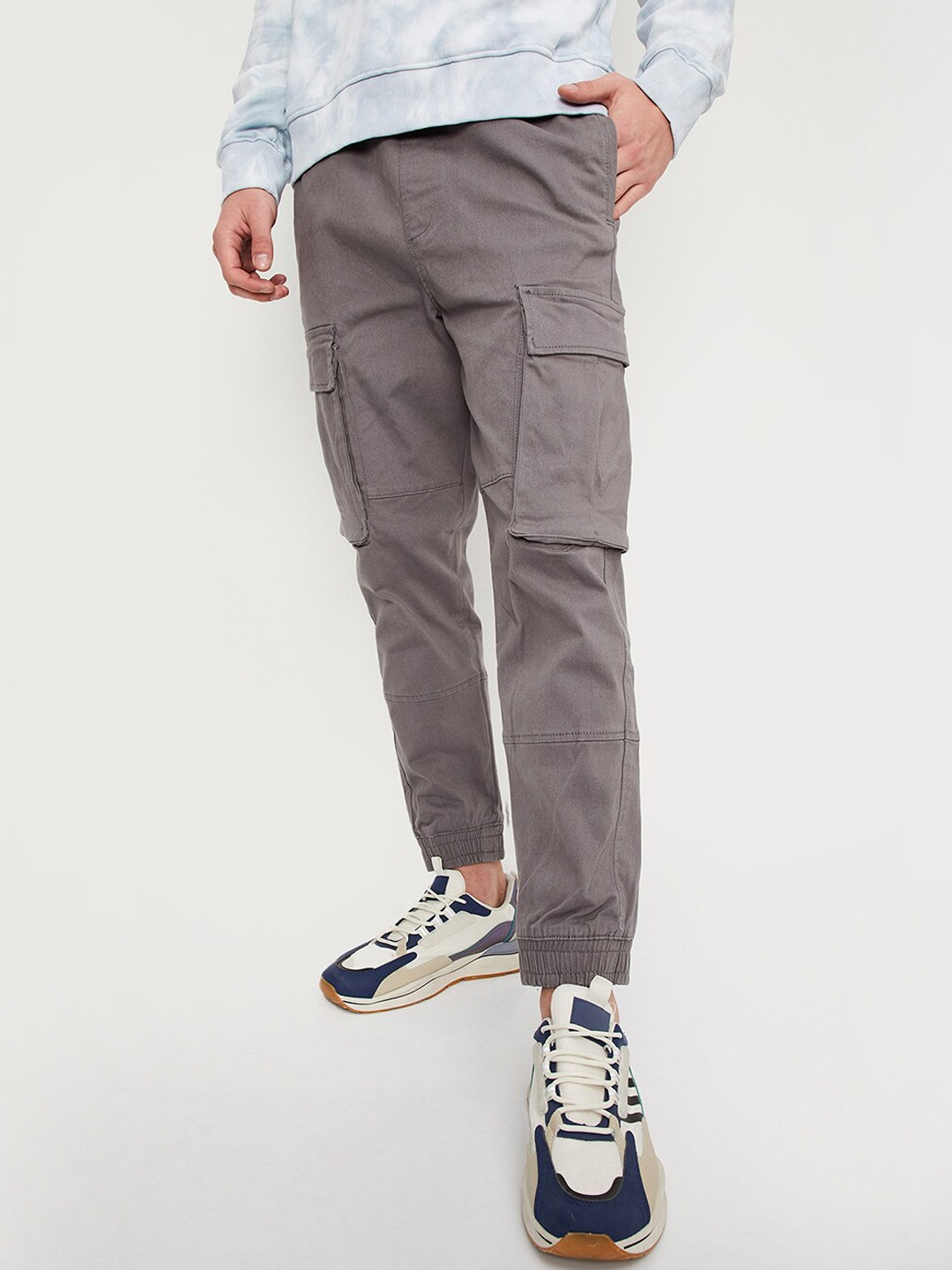 

max Men Regular Fit Mid-Rise Plain Cotton Chinos, Blue